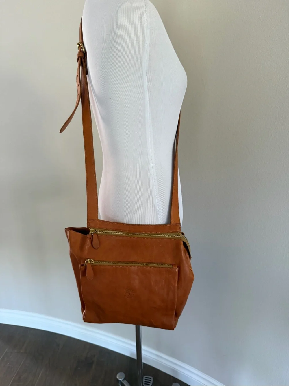 Il Bisonte Jamie Leather Crossbody Bag – Made in Italy